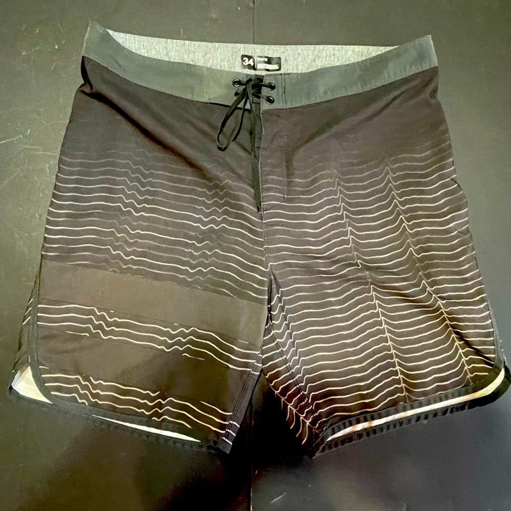Hurley Size 34 - Surf Trunks